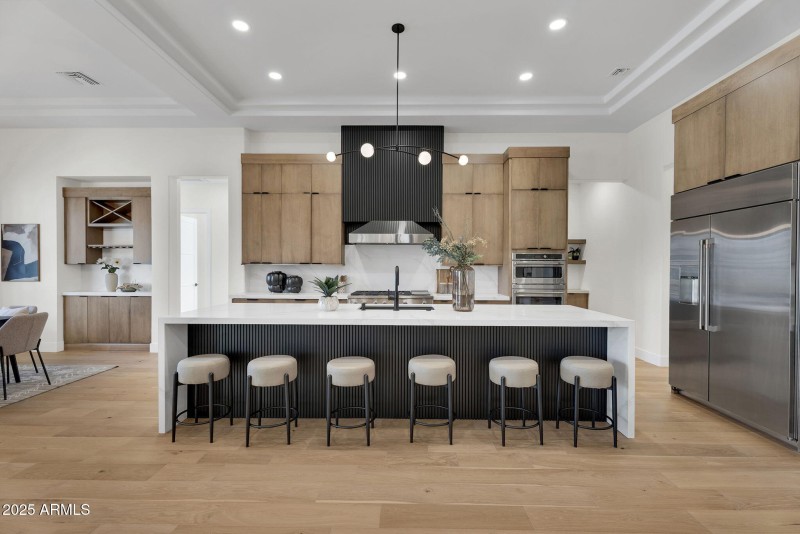 16-web-or-mls-19875 E SIlver Creek Ln-18