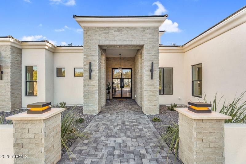 9-web-or-mls-19875 E SIlver Creek Ln-6