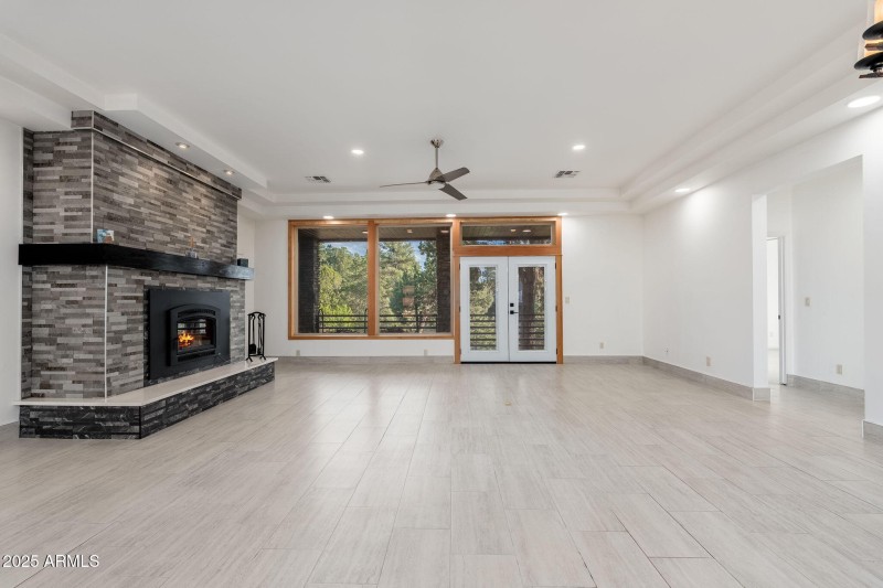 203 S Crescent Moon - 07