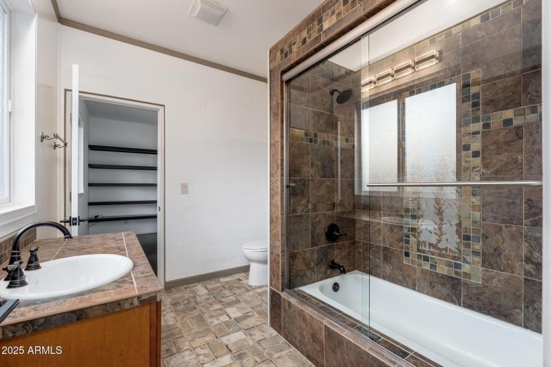 203 S Crescent Moon - 32