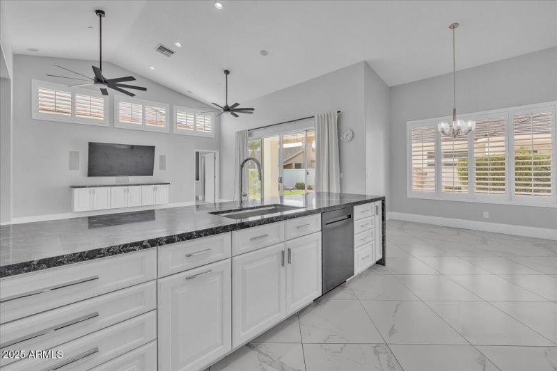 24-9606_N_117th_St15