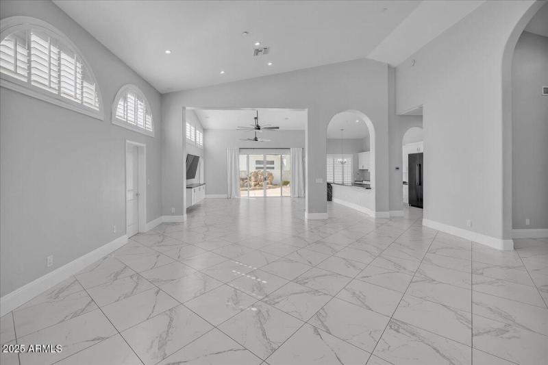 33-9606_N_117th_St24