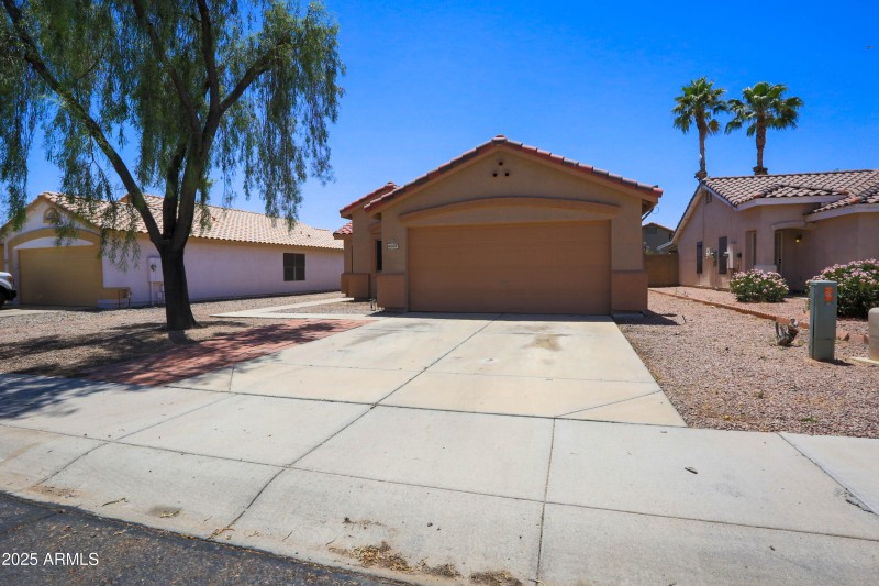 16058N135thDr-3