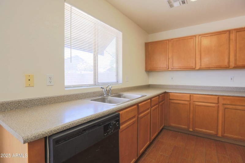 16058N135thDr-9