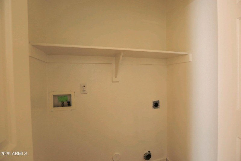 16058N135thDr-13