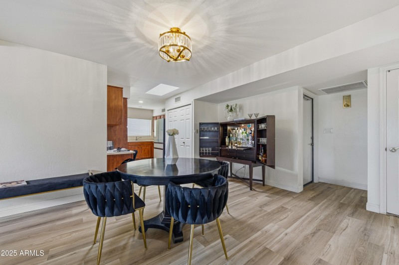 6249 N 78th St No16-17