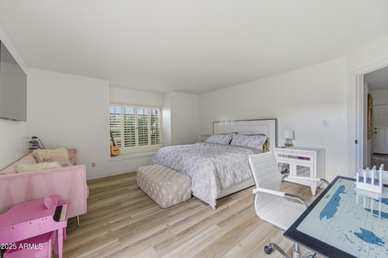 6249 N 78th St No16-26