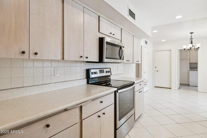 15-web-or-mls-8590-e-via-de-dorado