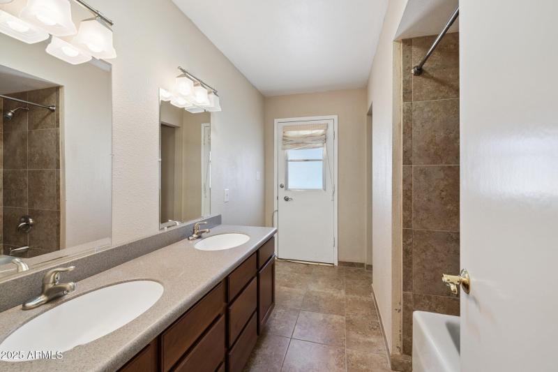 23-web-or-mls-8590-e-via-de-dorado