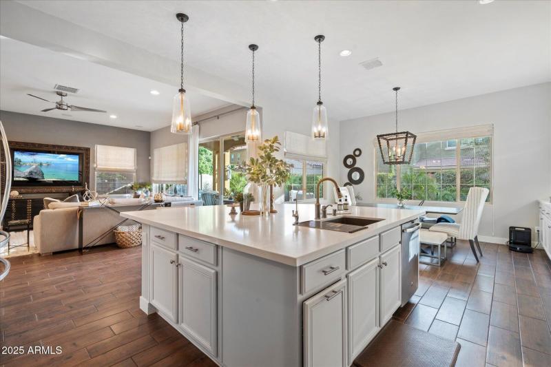 09-Kitchen