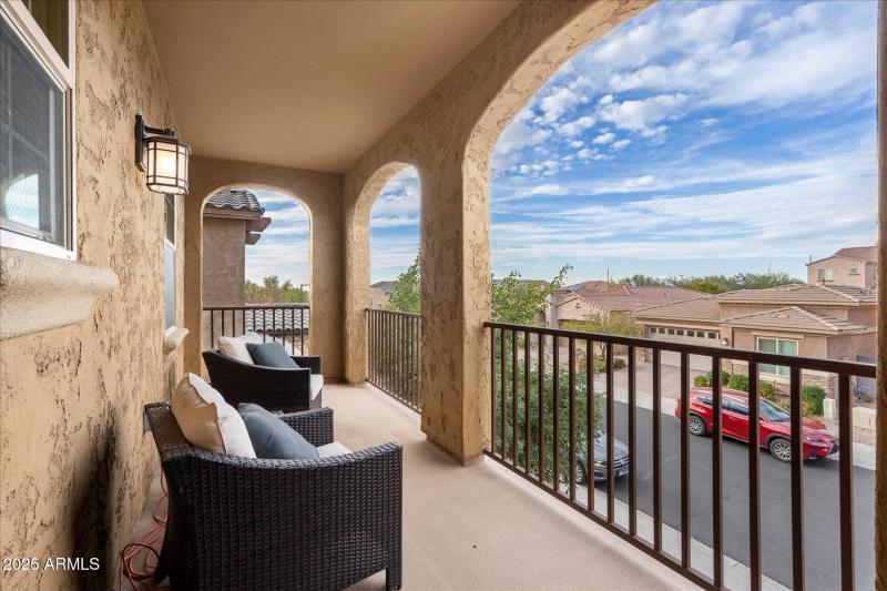 31-Loft Balcony