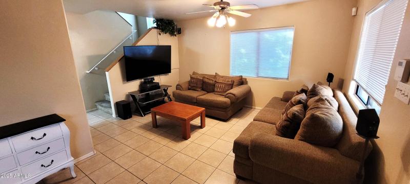 LIVINGROOM