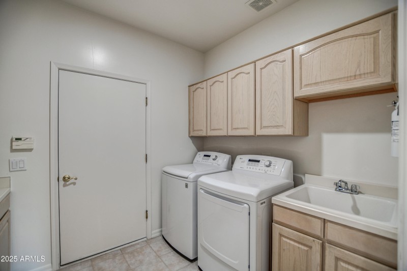 Laundry 1, 1