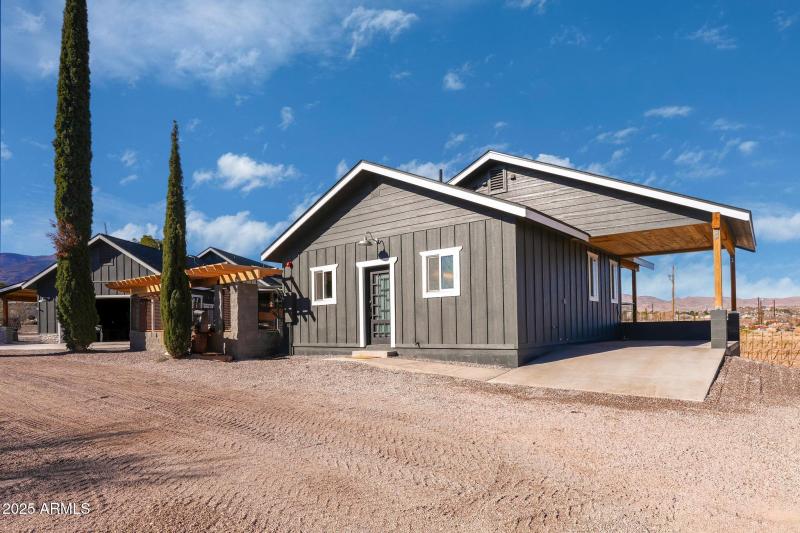 Pool House Carport