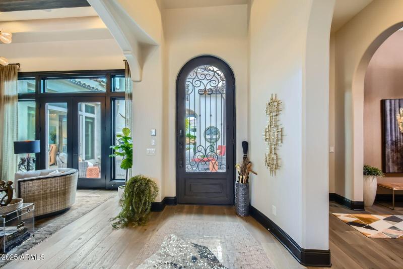 006 - 020 Foyer
