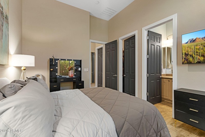 42001 N BRIDLEWOOD WAY