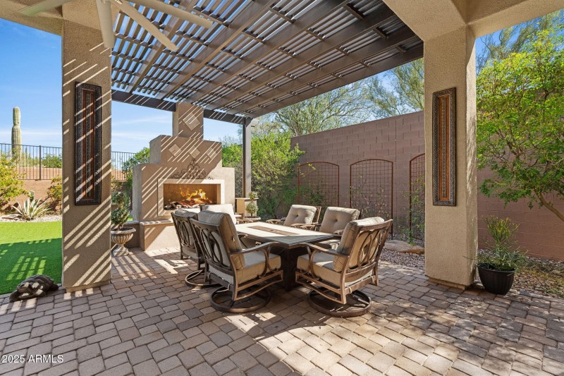 42001 N BRIDLEWOOD WAY