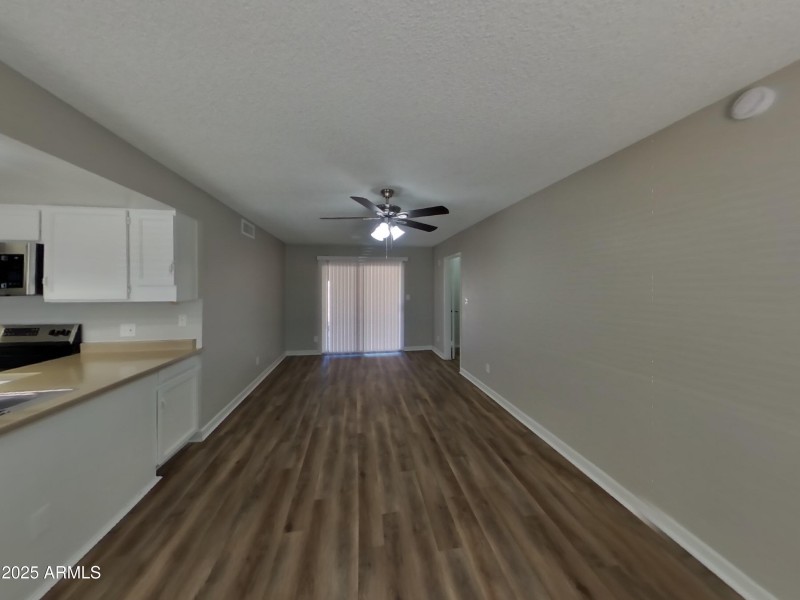 4_pc_sYk6Lt2GMv_FMglbvhtrB_layout_1