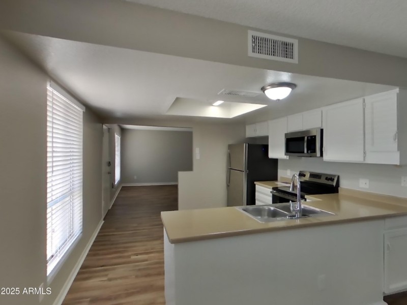 6_pc_sYk6Lt2GMv_FMglbvhtrB_other_room_iE