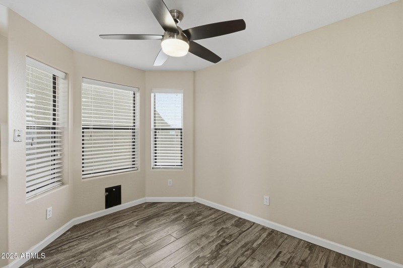 012_Eat In Kitchen Area