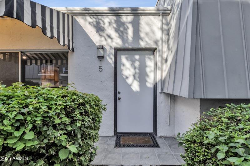 4-web-or-mls-3416-n-44th-st-15