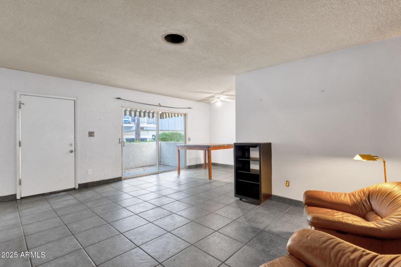 7-web-or-mls-3416-n-44th-st-15