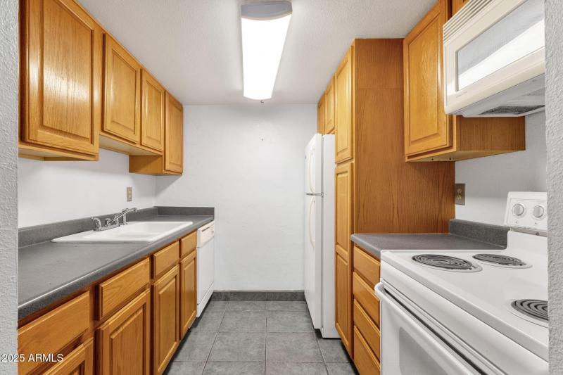 12-web-or-mls-3416-n-44th-st-15