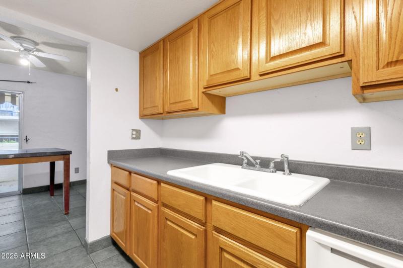 14-web-or-mls-3416-n-44th-st-15