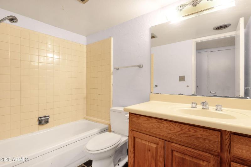 17-web-or-mls-3416-n-44th-st-15
