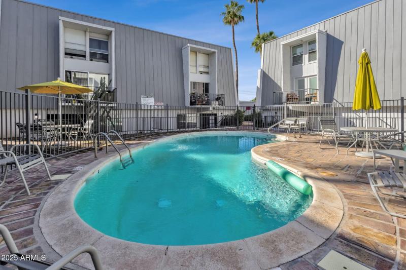 23-web-or-mls-3416-n-44th-st-15