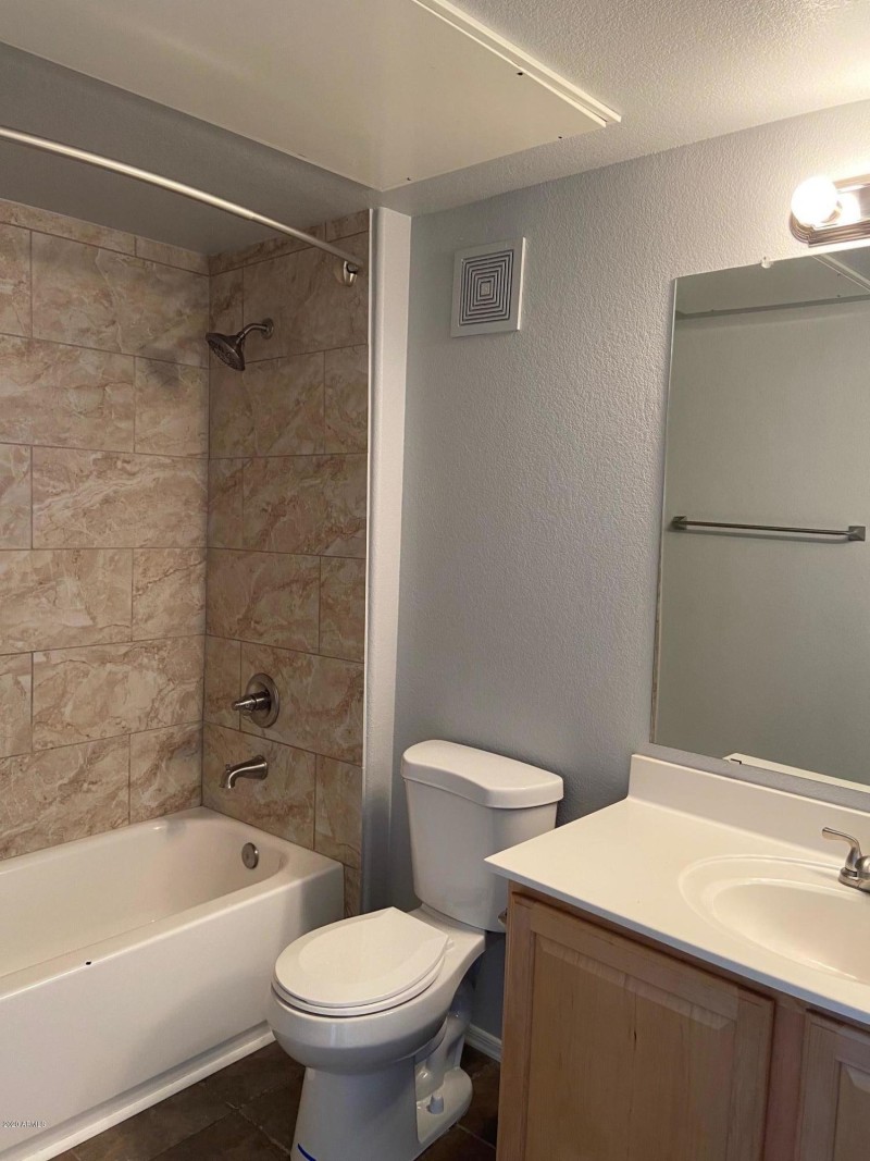 THIRD FLOOR BATHROOM