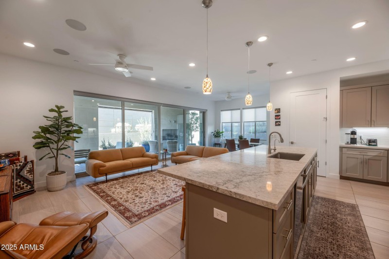 7-web-or-mls-Qp-9544