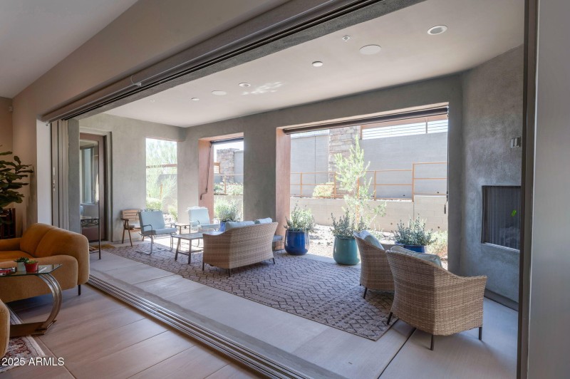 12-web-or-mls-Qp-9556