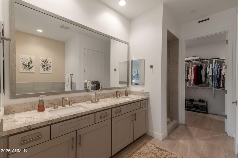 17-web-or-mls-Qp-9561