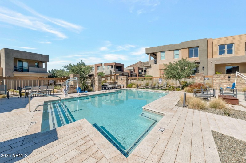 24-web-or-mls-Qp-9575