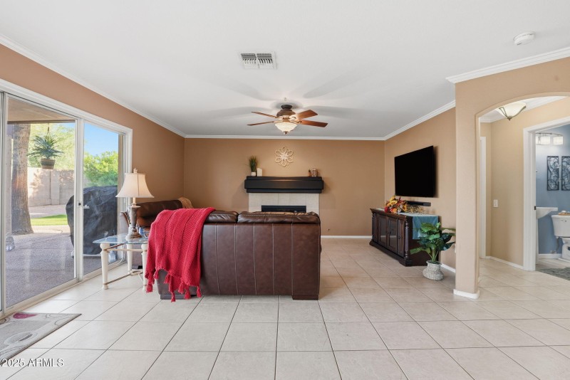 11-web-or-mls-11155 N 87th Pl Scottsdale