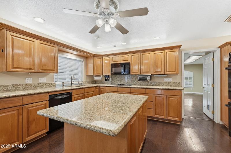 23-web-or-mls-044_ListerPros