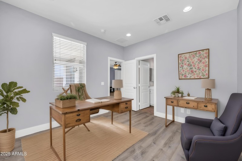 21469 E Roundup-VSOffice