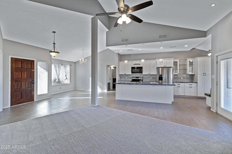 792 W El Monte Pl-10