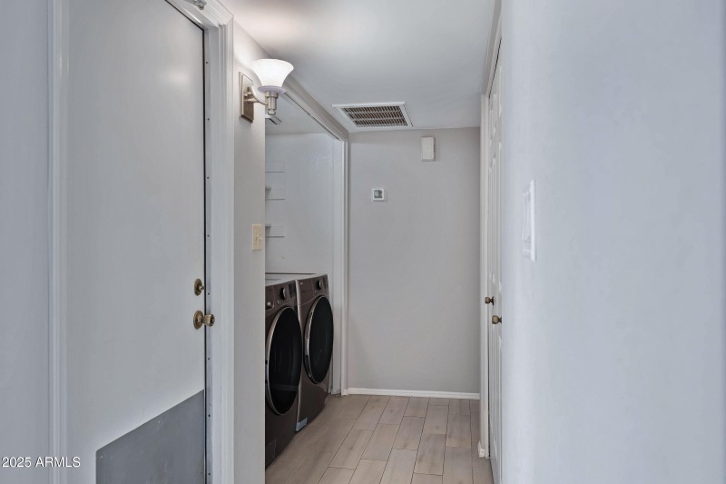 792 W El Monte Pl-16