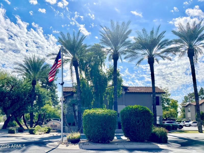 10 Presidio Entrance