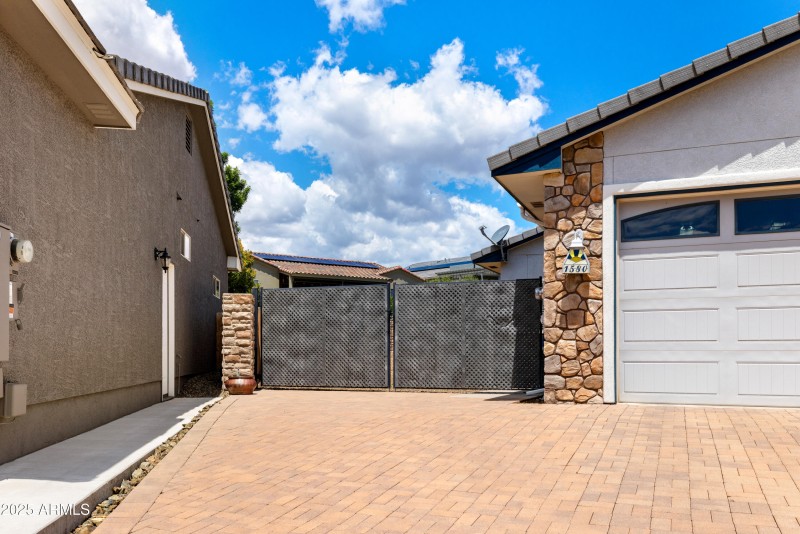 25-Garage