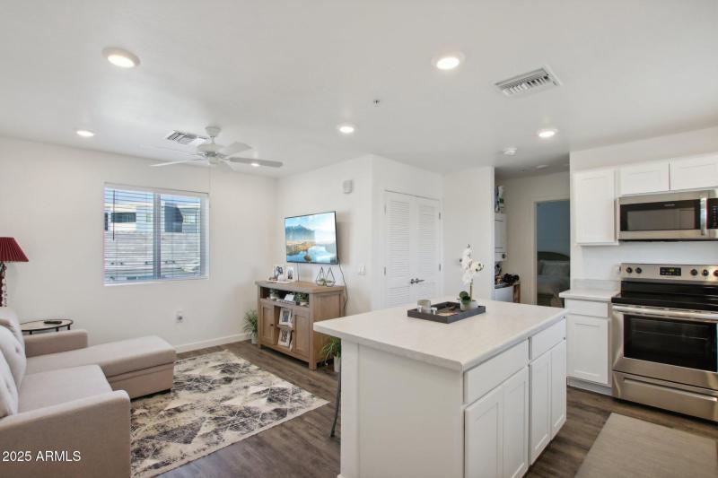 12945 W Greenway Rd L102-002