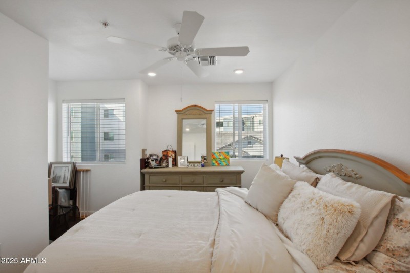 12945 W Greenway Rd L102-013