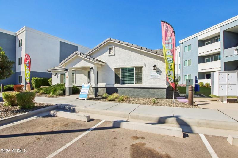 12945 W Greenway Rd h108-001