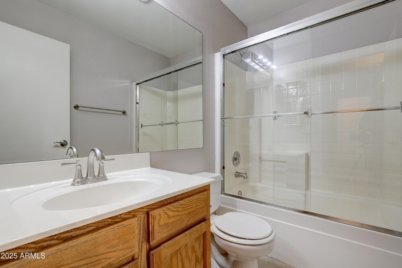 4402 E Creosote drive-19