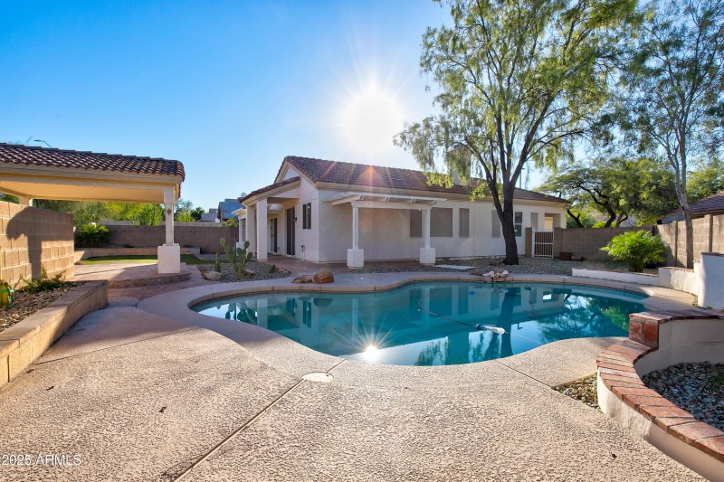 4402 E Creosote drive-33