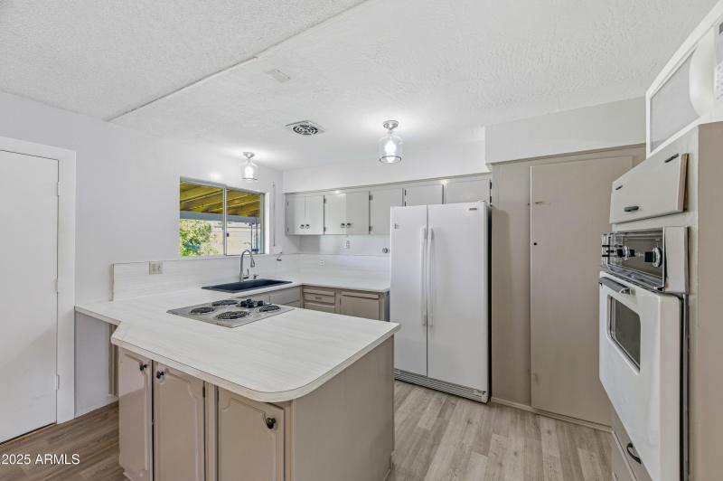 2910 N 60th Drive-9
