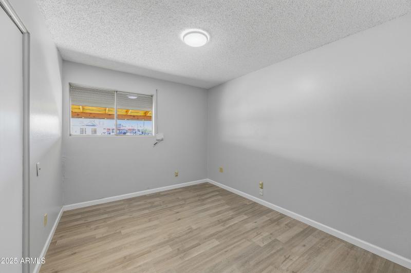 2910 N 60th Drive-13