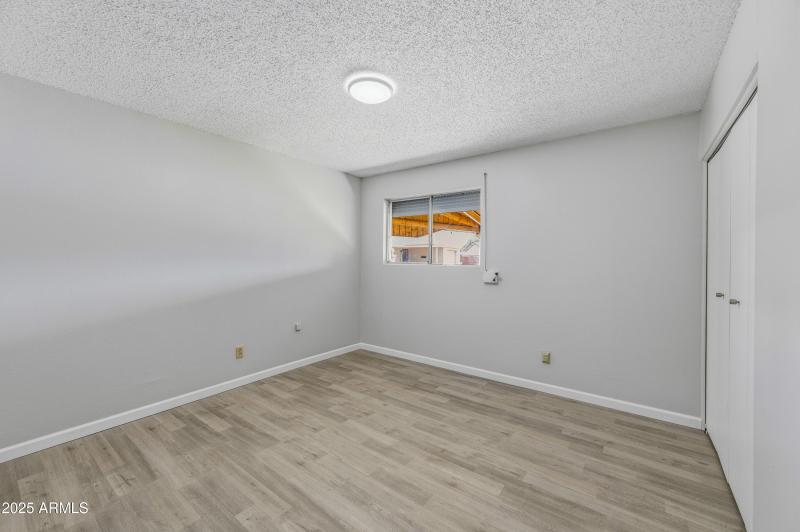 2910 N 60th Drive-14